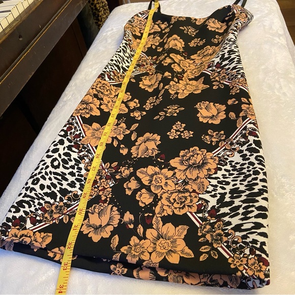 GUESS Body Con Floral & Animal Print scuba like fabric Dress XS - Picture 4 of 14